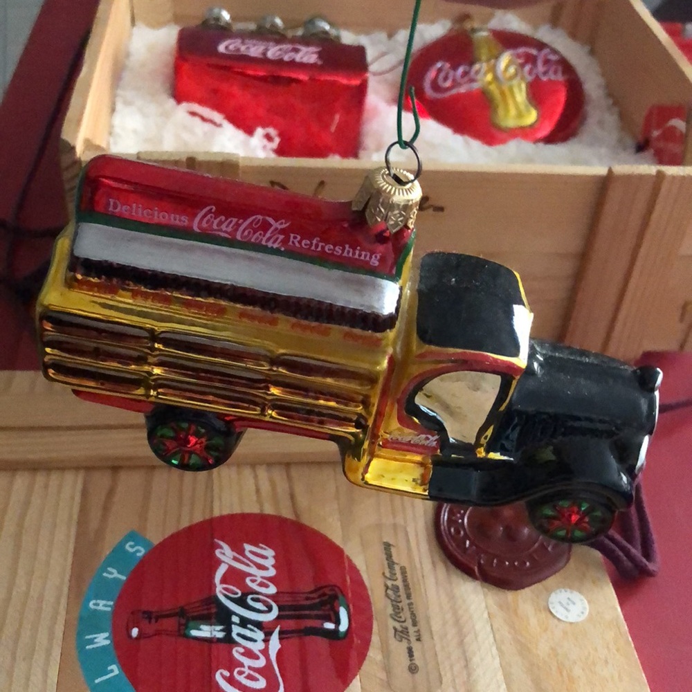 Coca-Cola Ornaments Holiday 🎁 vintage! like new! original box! 3 glass ornaments